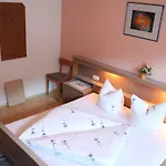 게스트하우스 Schwemberger Ohne Fruehstueck 3*