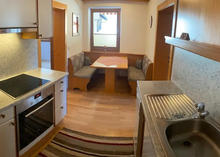 Schwemberger Ohne Fruehstueck 3* Майрхофен