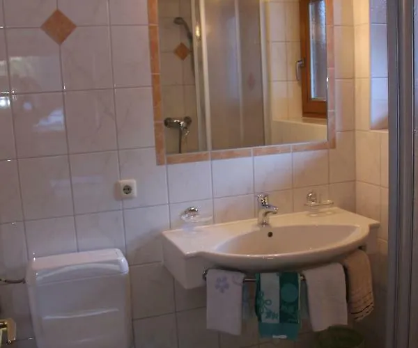 Schwemberger Ohne Fruehstueck Гостевой дом 3*